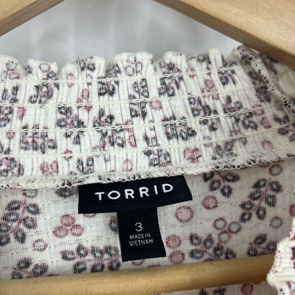 Torrid Top Size 3 Ivory Textured Jersey Choker Neck Smocked Bottom Shirt Blouse - Picture 4 of 8